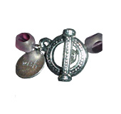 Antique-like clasp